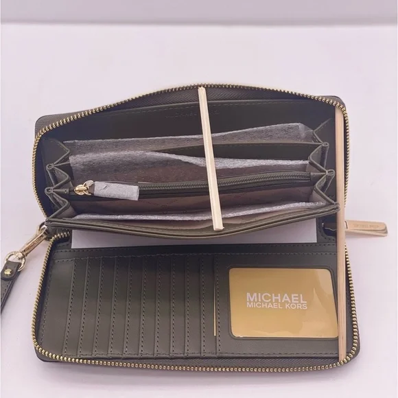 Michael Kors Large Continental
Wallet Wristlet Olive - Picture 9 of 9